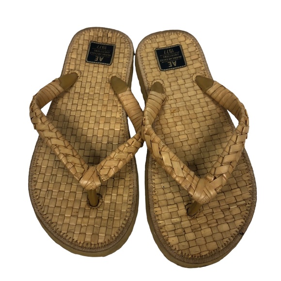 American Eagle Rattan Natural Flip Flops size Large - Picture 5 of 8